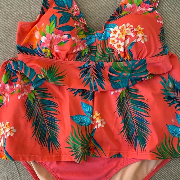 🎉SALE🎉Kim Gravel Tropical Floral Swimwear - Picture 2 of 8